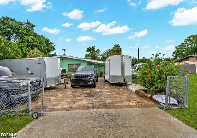 Photo 3 of Single family home for sale at 1847 Maple Dr, Fort Myers, FL 33907 | MLS# 2026029050 | Listing updated on 2026-07-20