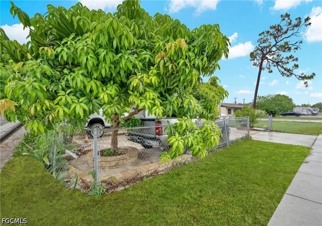 Photo 4 of Single family home for sale at 1847 Maple Dr, Fort Myers, FL 33907 | MLS# 2026029050 | Listing updated on 2026-07-20