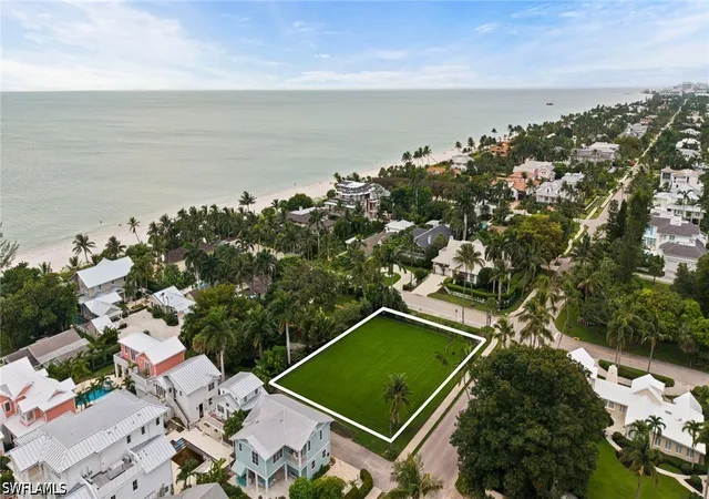 Photo 3 of Single family home for sale at 1100 Gulf Shore Blvd S, Naples, FL 34102 | MLS# 226022104 | Listing updated on 2026-08-08