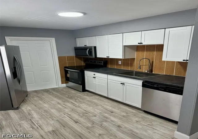 Listing Photo 5 - Condo for sale in building located at 2839/2841 Evans Ave, Fort Myers, FL 33901