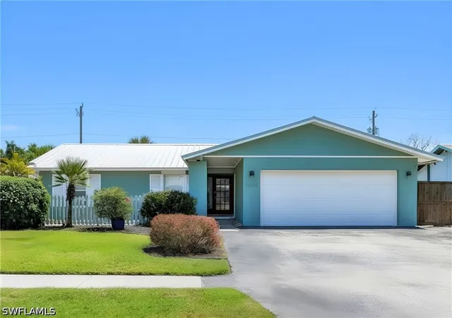 Photo 1 of Single family home for sale at 1268 Lake Shore Dr, Naples, FL 34103 | MLS# 226025098 | Listing updated on 2026-07-14