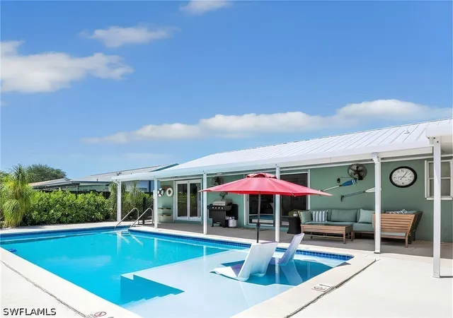 Photo 3 of Single family home for sale at 1268 Lake Shore Dr, Naples, FL 34103 | MLS# 226025098 | Listing updated on 2026-07-14