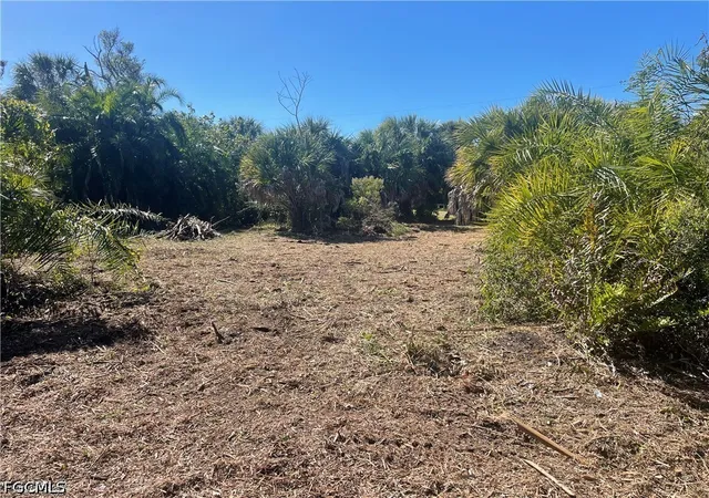 Photo 2 of Land for sale at 575 Sea Oats Dr, Sanibel, FL 33957 | MLS# 2026029249 | Listing updated on 2026-08-08