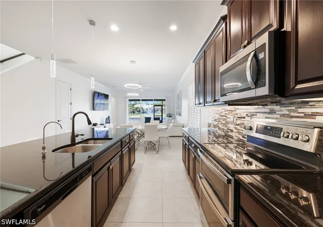 5th image of 3275 Pilot Cir, Naples, FL 34120 | MLS# 226025333