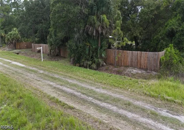 2nd image of 740 S Nogal St, Clewiston, FL 33440 | MLS# 2026029298