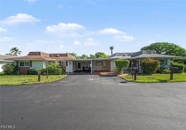 Photo 2 of Townhouse for sale at 856 Pangola Dr, North Fort Myers, FL 33903 | MLS# 2026029299 | Listing updated on 2026-08-31