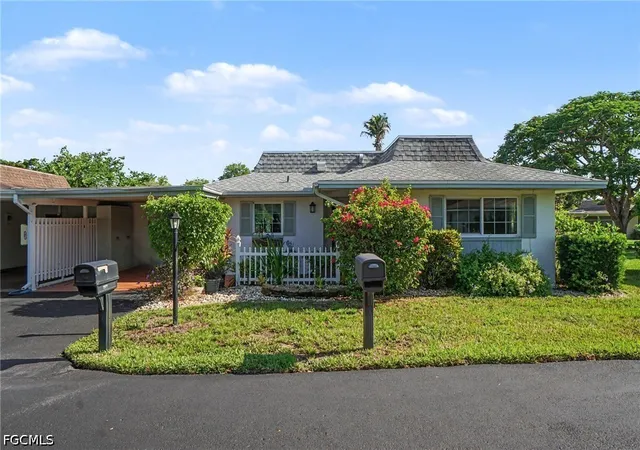 Photo 2 of Townhouse for sale at 856 Pangola Dr, North Fort Myers, FL 33903 | MLS# 2026029299 | Listing updated on 2026-08-31