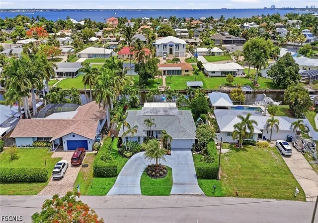 Photo 2 of Single family home for sale at 405 Prather Dr, Fort Myers, FL 33919 | MLS# 2026029383 | Listing updated on 2026-07-16