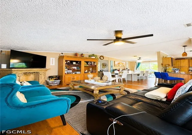 Photo 4 of Manufactured home for sale at 11830 Scallop Dr #850, Cape Coral, FL 33991 | MLS# 2026029541 | Listing updated on 2026-08-04
