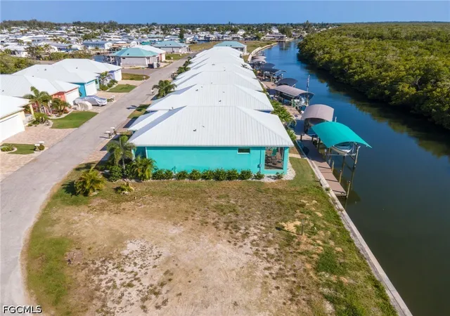 3rd image of 3155 Trawler Ln, Saint James City, FL 33956 | MLS# 2026029553