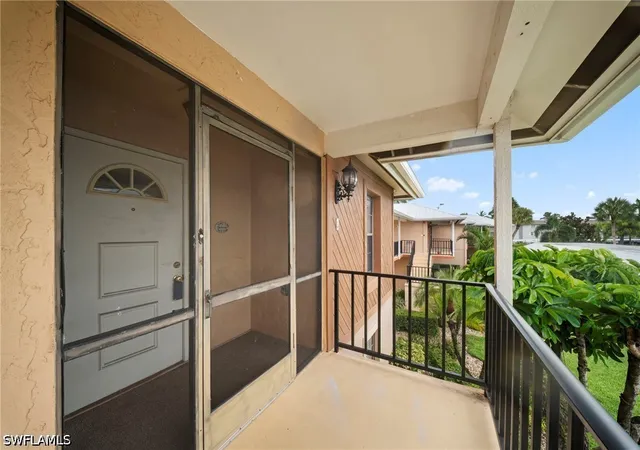 Listing Photo 4 - Condo for sale in building located at 195 Cypress Wy E, Naples, FL 34110 - Unit #8
