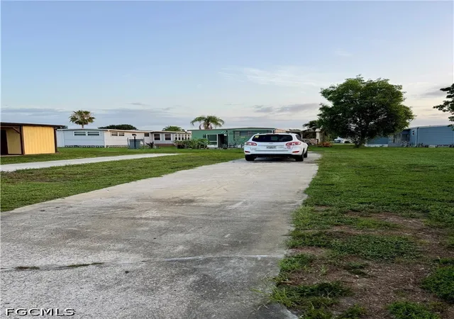 Photo 1 of Land for sale at 33 Poinsettia Dr, Fort Myers, FL 33905 | MLS# 2026029613 | Listing updated on 2026-08-07