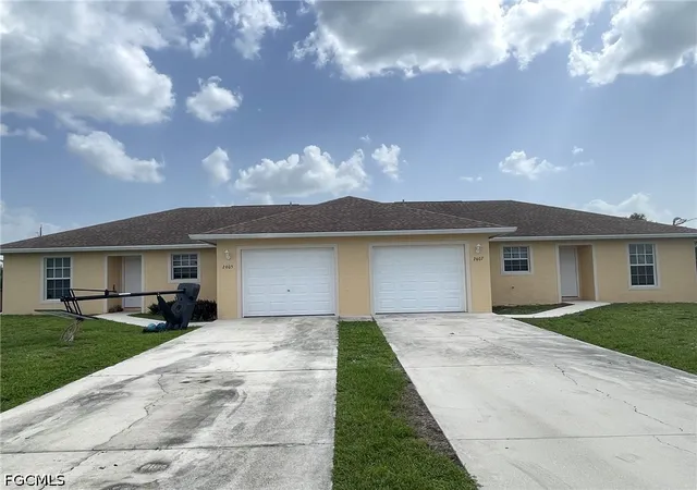 Listing Photo 4 - Condo for sale in building located at 2605/2607 Sunniland Blvd, Lehigh Acres, FL 33971