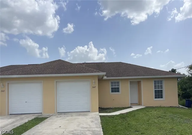 Listing Photo 5 - Condo for sale in building located at 2605/2607 Sunniland Blvd, Lehigh Acres, FL 33971