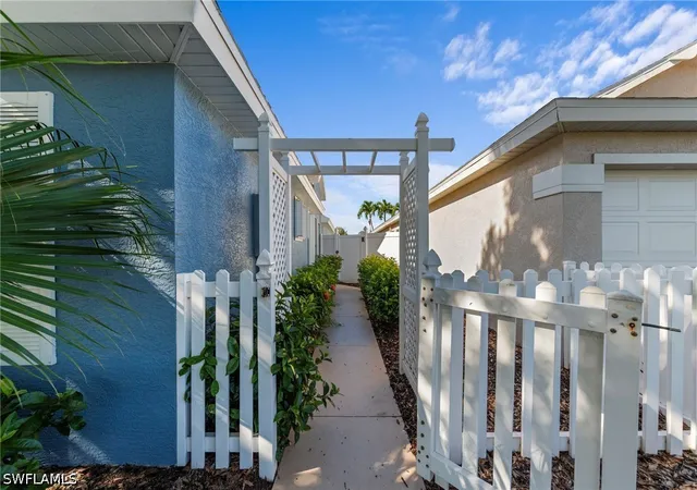 Photo 4 of Single family home for sale at 14932 Sterling Oaks Dr, Naples, FL 34110 | MLS# 226025528 | Listing updated on 2026-08-04