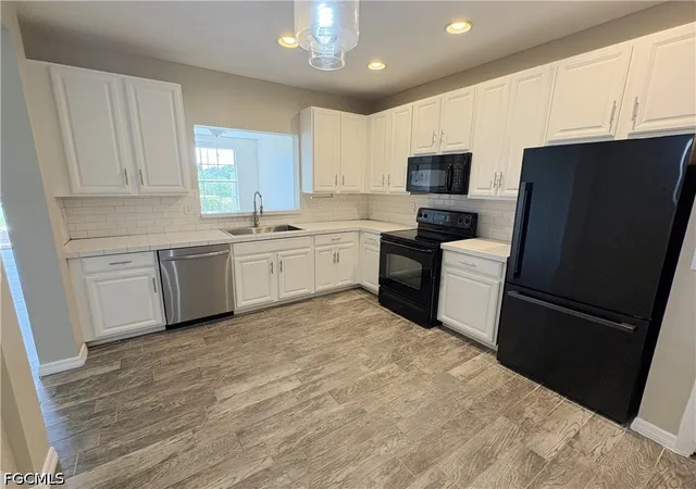 Photo 3 of Townhouse for sale at 4092 Cherrybrook Loop, Fort Myers, FL 33966 | MLS# 2026029734 | Listing updated on 2026-10-07