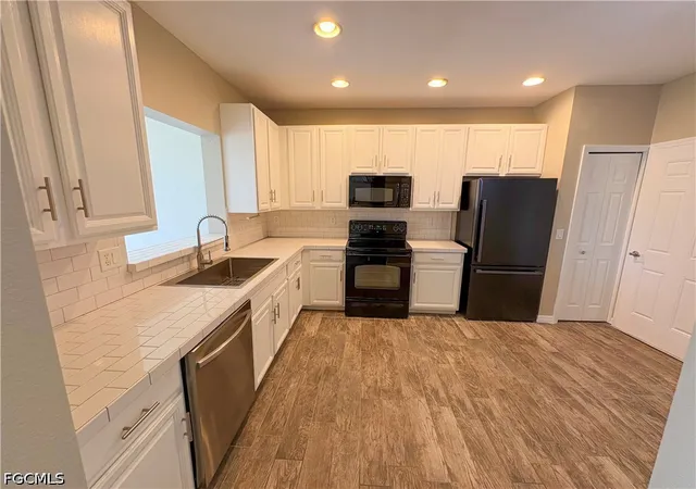Photo 3 of Townhouse for sale at 4092 Cherrybrook Loop, Fort Myers, FL 33966 | MLS# 2026029734 | Listing updated on 2026-10-07