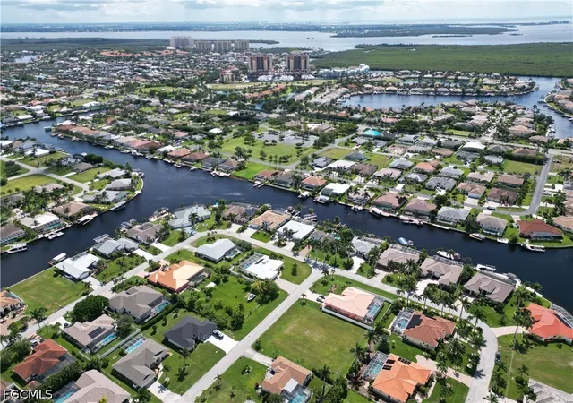 5th image of 5304 Sw 19Th Pl, Cape Coral, FL 33914 | MLS# 2026029742