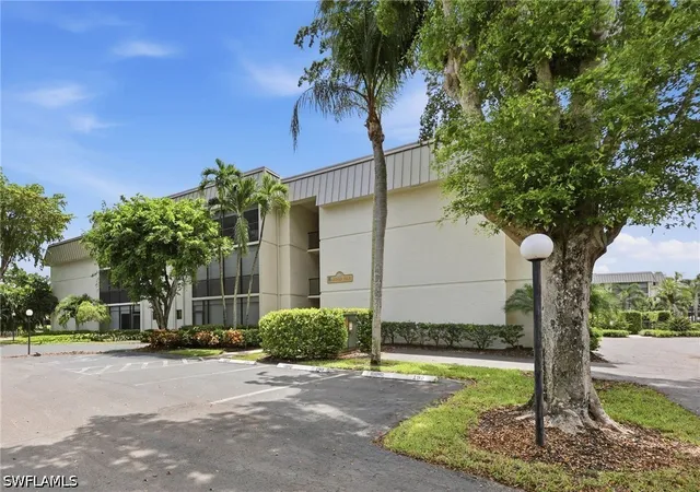 1st image of 788 Park Shore Dr #H39, Naples, FL 34103 | MLS# 226025702