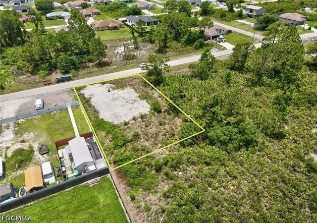 Photo 4 of Sale Pending at 2612 25th Street SW, Lehigh Acres, FL 33976 | MLS# 2026029777 | Listing updated on 2026-08-31
