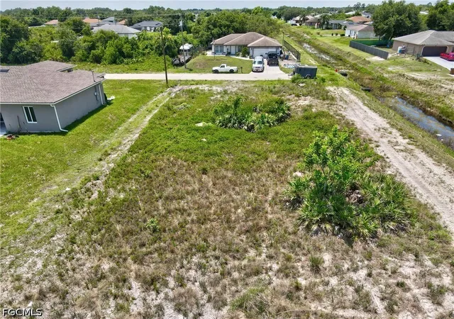 Photo 3 of Sale Pending at 2718 25th Street SW, Lehigh Acres, FL 33976 | MLS# 2026029778 | Listing updated on 2026-08-31