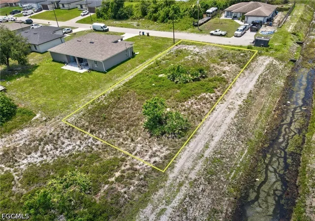 Photo 4 of Sale Pending at 2718 25th Street SW, Lehigh Acres, FL 33976 | MLS# 2026029778 | Listing updated on 2026-08-31