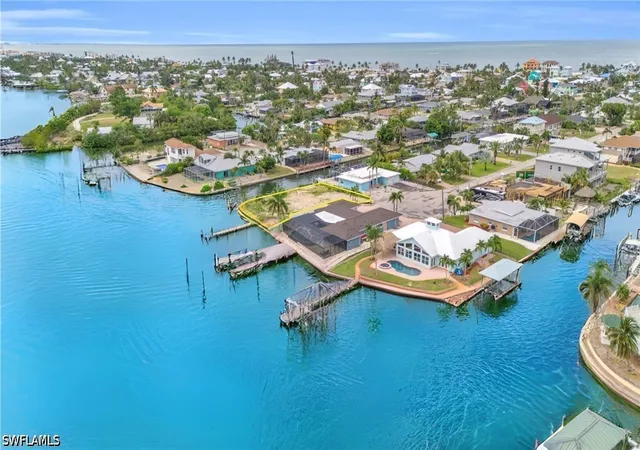 15th image of 470 Madison Ct, Fort Myers Beach, FL 33931 | MLS# 226025627
