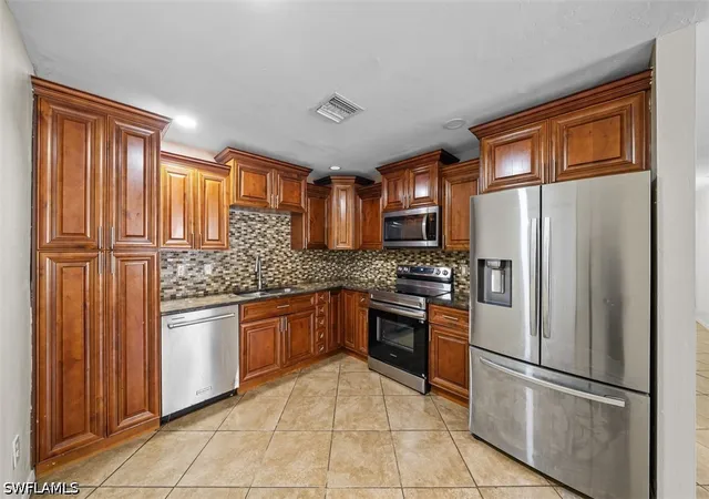 5th image of 10274 Kingdom Ct, Naples, FL 34114 | MLS# 226023889