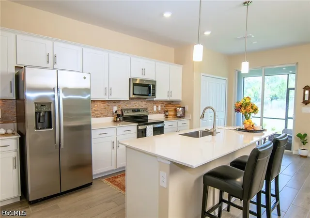 Photo 3 of Single family home for sale at 2433 Avocado Ln, Naples, FL 34120 | MLS# 2026029866 | Listing updated on 2026-07-13