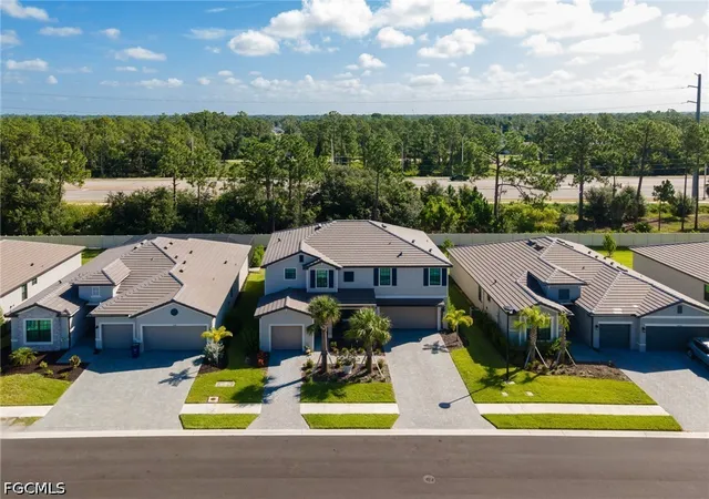 Photo 3 of Sale Pending at 10638 Timber Crk Dr, Fort Myers, FL 33913 | MLS# 2026029892 | Listing updated on 2026-07-22