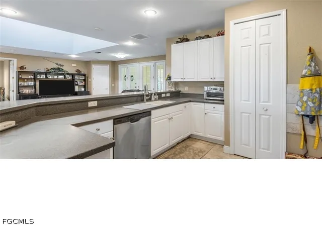 5th image of 915 Barbara Ct, Lehigh Acres, FL 33974 | MLS# 2026029908