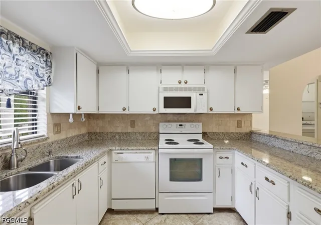 Listing Photo 4 - Condo for sale in building located at 10 Beth Stacey Blvd, Lehigh Acres, FL 33936 - Unit #206