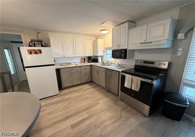 4th image of 3 Galleon Wy, Fort Myers Beach, FL 33931 | MLS# 2026029923