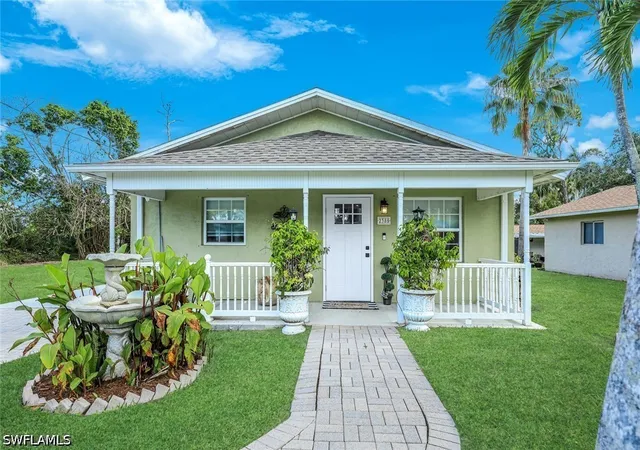 Photo 2 of Single family home for sale at 2385 Sunset Ave, Naples, FL 34112 | MLS# 226025892 | Listing updated on 2026-07-24