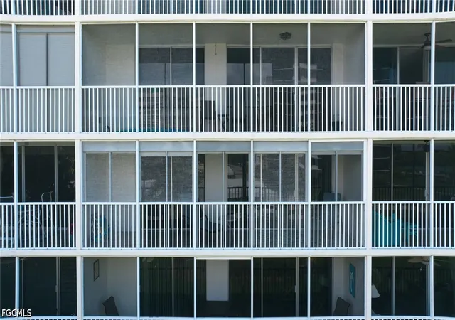 2nd image of 5 Bluebill Ave, Naples, FL 34108