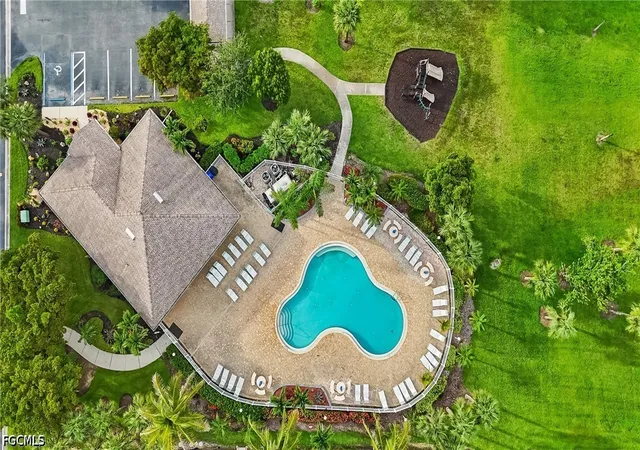 Photo 2 of Townhouse for sale at 3647 Pine Oak Cir #103, Fort Myers, FL 33916 | MLS# 2026029951 | Listing updated on 2026-07-13