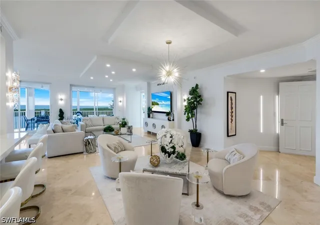 4th image of 275 Indies Wy, Naples, FL 34110