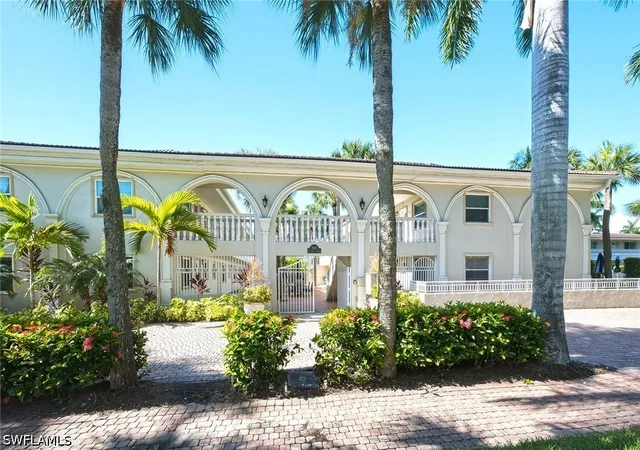 1st image of 980 7th Ave S #204, Naples, FL 34102 | MLS# 226025950
