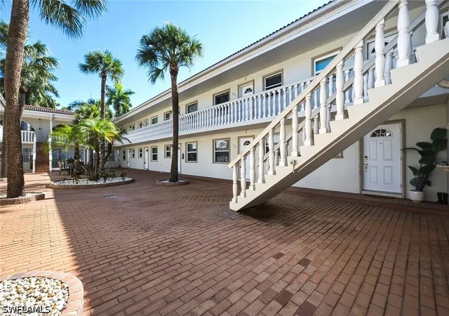 4th image of 980 7Th Ave S #204, Naples, FL 34102 | MLS# 226025950