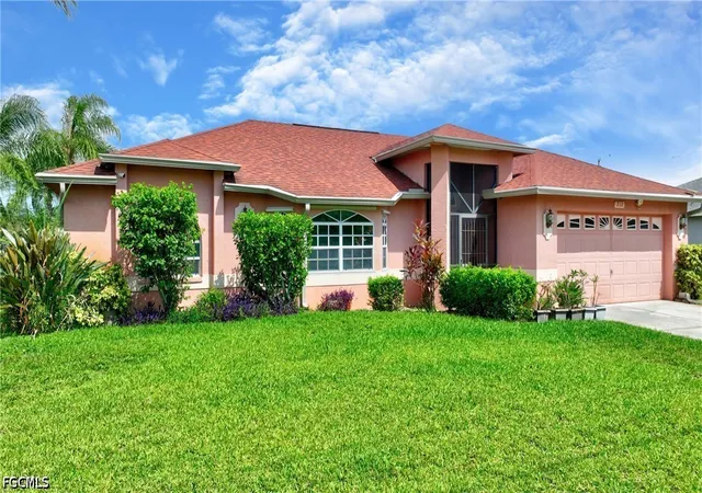 Photo 3 of Single family home for sale at 712 Fargo Dr, Fort Myers, FL 33913 | MLS# 2026030018 | Listing updated on 2026-07-21