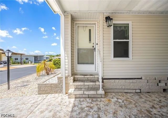 Photo 4 of Manufactured home for sale at 370 Nicklaus Blvd, North Fort Myers, FL 33903 | MLS# 2026030022 | Listing updated on 2026-07-14