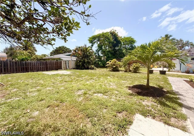 24th image of 2485 Bayside St, Naples, FL 34112 | MLS# 226024963