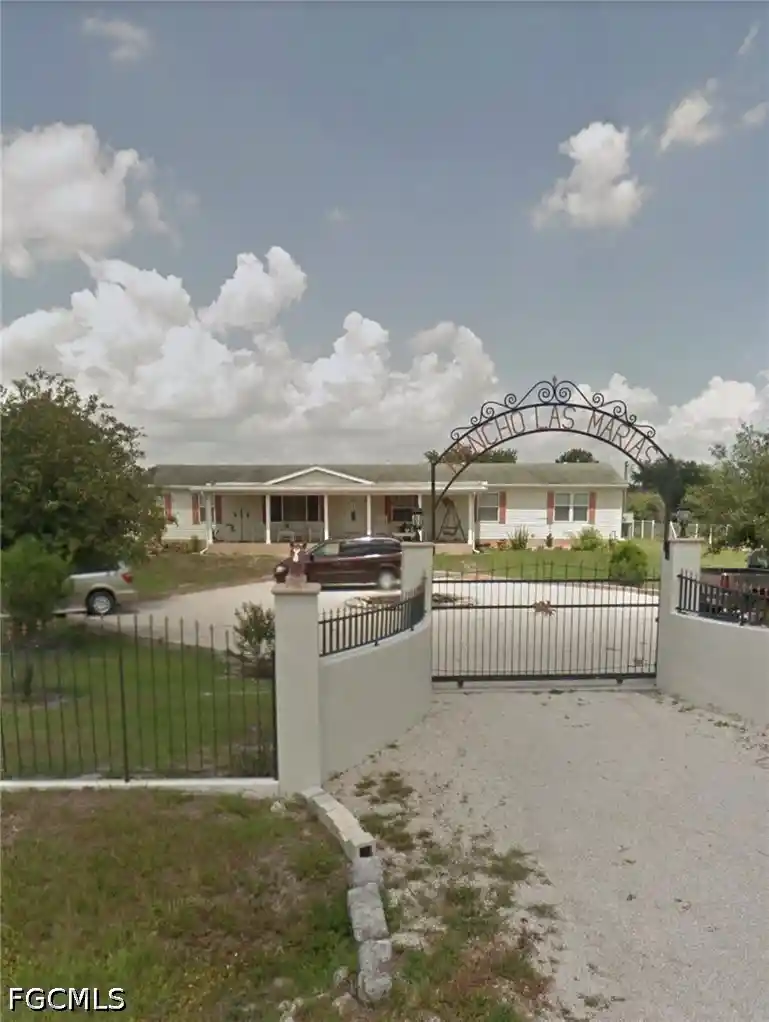 Manufactured home for sale at 630 N Coral St, Clewiston, FL 33440 | MLS# 2026030165