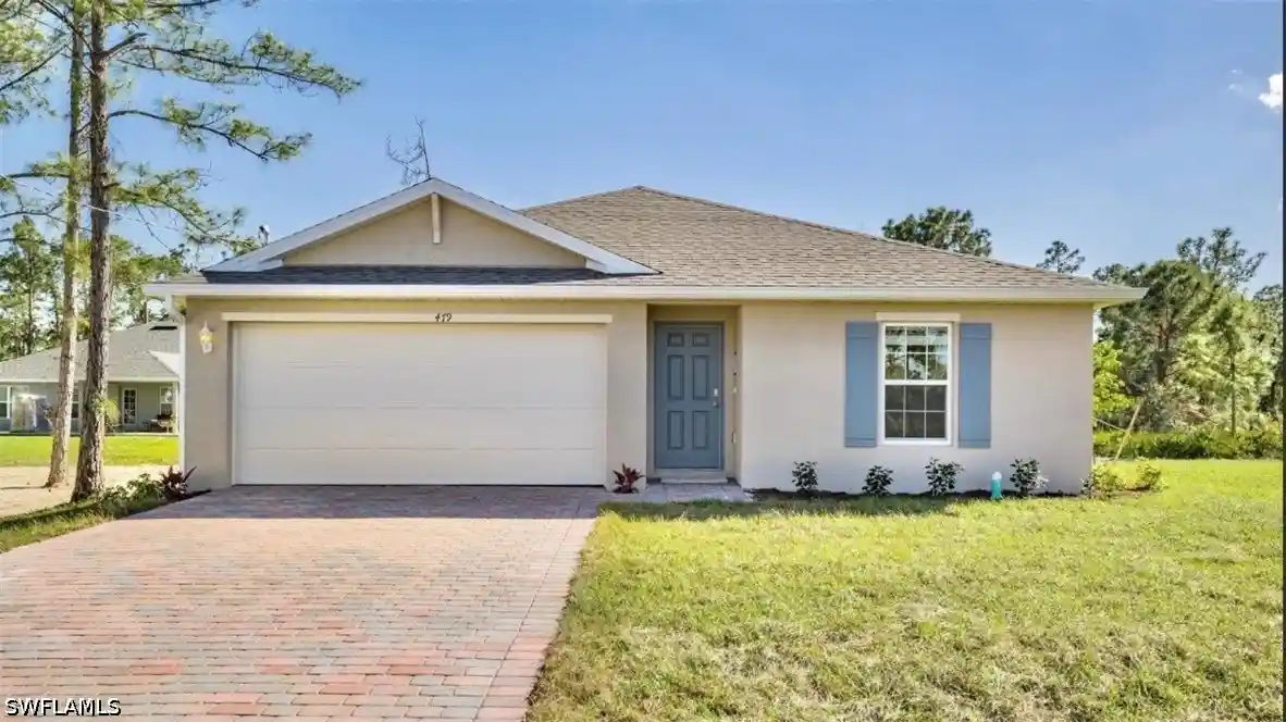 Photo 1 of Single family home for sale at 8007 Sandalwood Cir, La Belle, FL 33935 | MLS# 226026141 | Listing updated on 2026-10-29