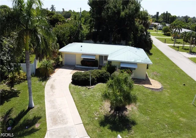 Photo 2 of Single family home for sale at 5249 Sunnybrook Ct, Cape Coral, FL 33904 | MLS# 2026030231 | Listing updated on 2026-07-22