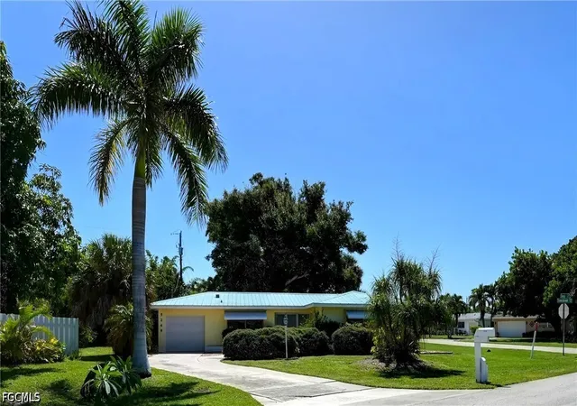 Photo 3 of Single family home for sale at 5249 Sunnybrook Ct, Cape Coral, FL 33904 | MLS# 2026030231 | Listing updated on 2026-07-22