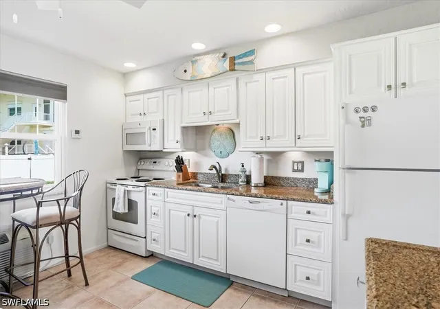 4th image of 850 Palm St #F2, Marco Island, FL 34145 | MLS# 226025977