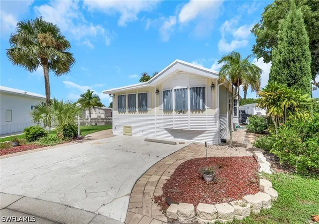 2nd image of 386 Leopard Ln #386, Naples, FL 34114 | MLS# 226025529