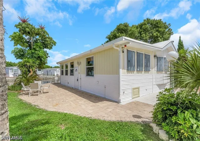 3rd image of 386 Leopard Ln #386, Naples, FL 34114 | MLS# 226025529