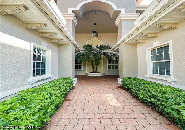 Listing Photo 5 - Condo for sale in building located at 7172 Lemuria Cir, Naples, FL 34109 - Unit #1802